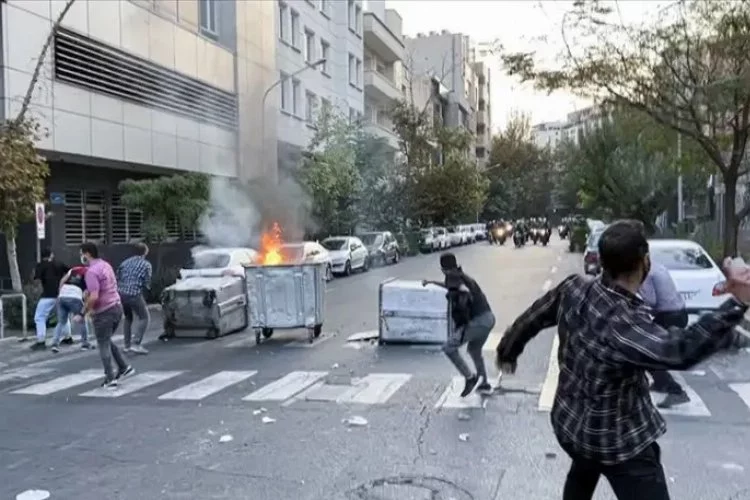 İran'daki gösterileriler yeniden alevlendi