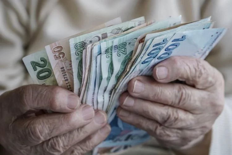 Asgari ücretten sonra gözler emekli maaşlarında