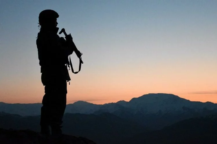 İkna çalışmaları sonucu 1 PKK'lı daha teslim oldu