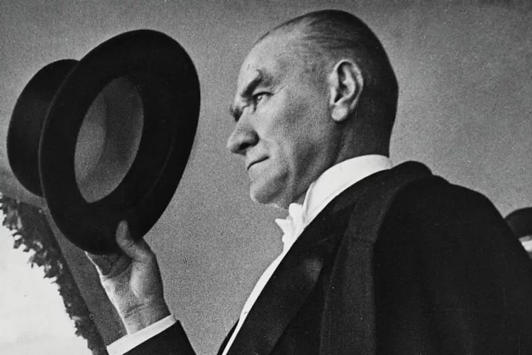 Atatürk'ün yapay zeka ile çizilmiş 2022 görüntüsü paylaşıldı