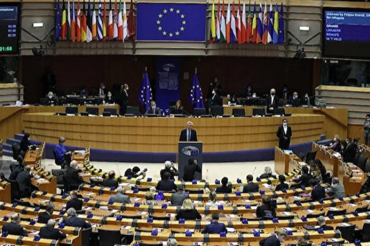 Avrupa Parlamentosu Rusya'yı 'terör destekçisi ülke' ilan etti