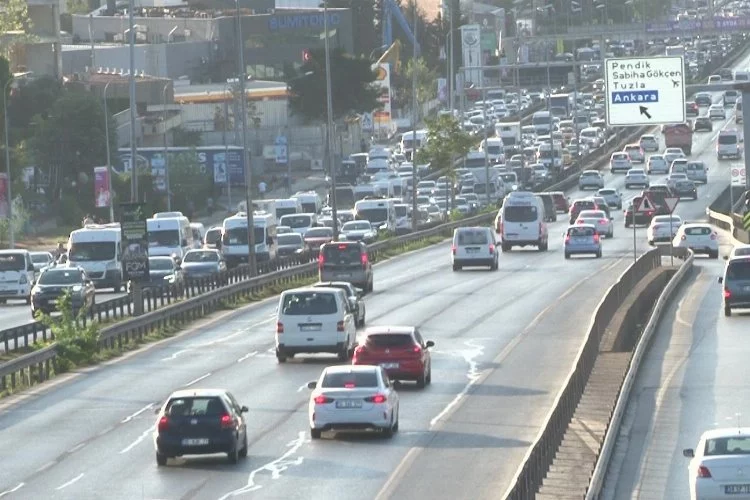Okulların açıldığı ilk gün İstanbul’da trafik yoğunluğu
