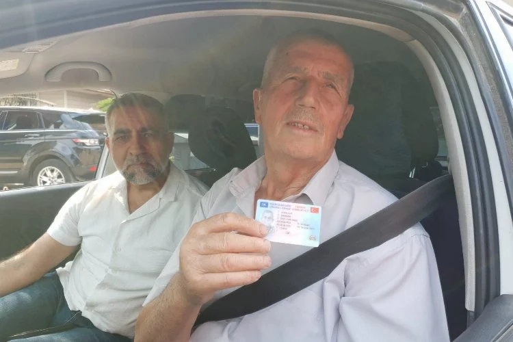Pes etmedi: Bursa'da 73 yaşındaki sürücü ehliyetine kavuştu