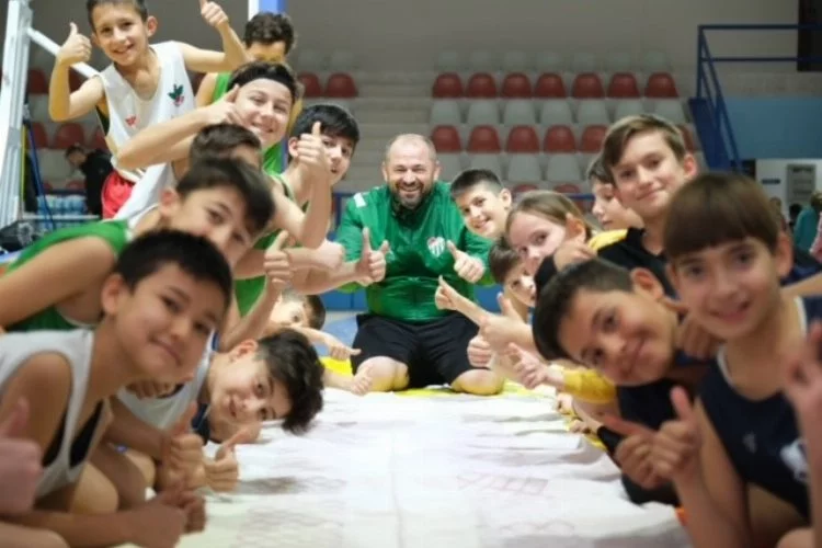 Sporun kenti Orhaneli'de Başkan Aykurt'tan moral yemeği