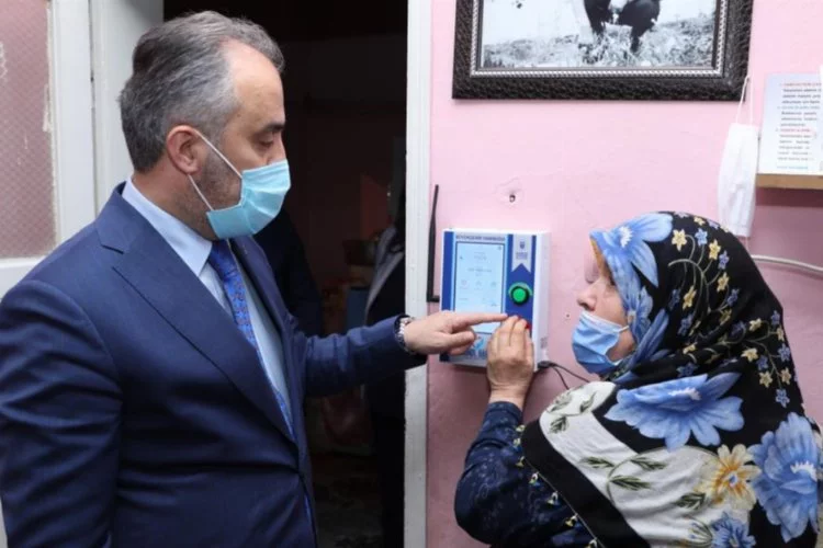 Bursa'da yaşlı hastalar 'Gönül Bağı' ile hayata bağlanıyor