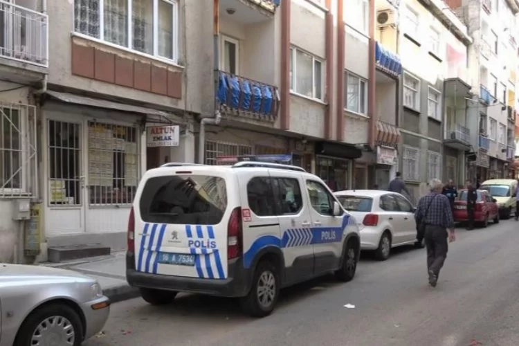 Bursa'da feci son: Merdivende kanlar içinde bulundu
