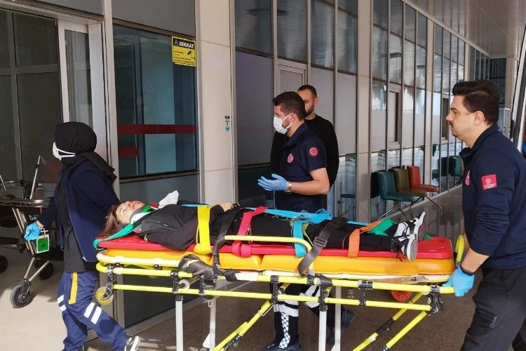 Bursa'da okulun 4. katından düşen öğrenci ağır yaralandı