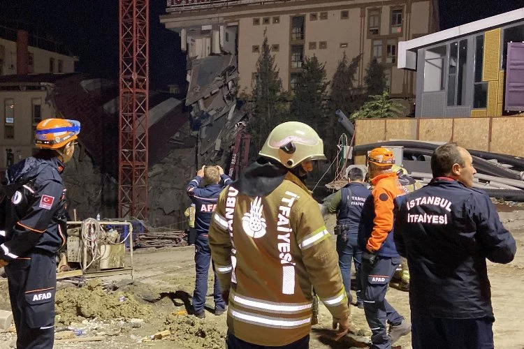 İstanbul'da üniversite binası çöktü!