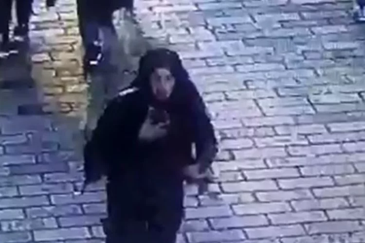 Beyoğlu'na bombayı bırakan teröristin kaçma anı kameraya yansıdı