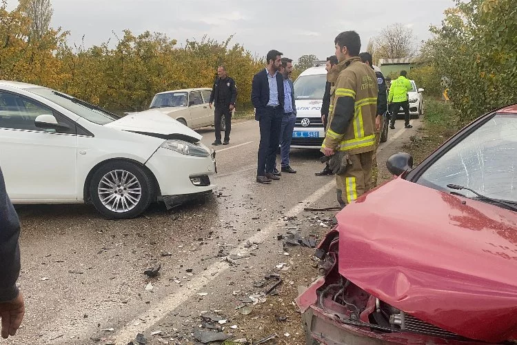Bursa'da feci kaza: Ortalık savaş alanına döndü