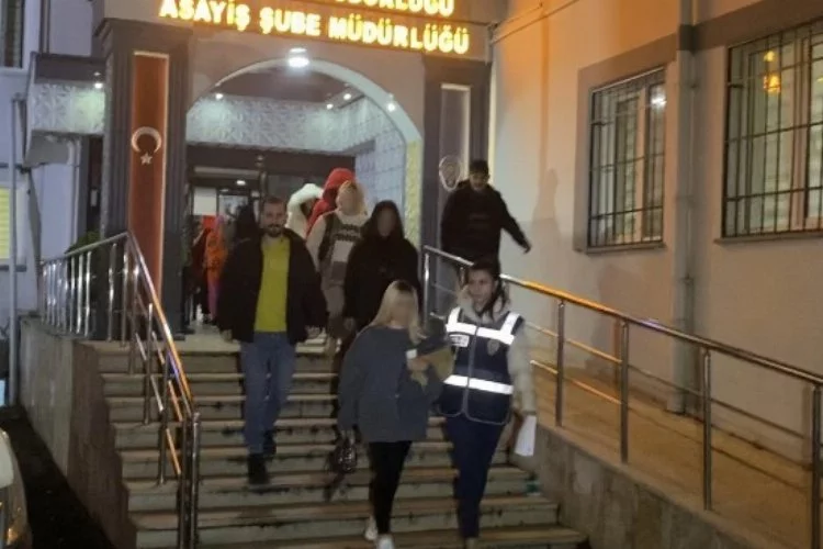 Bursa’da fuhuş çetesinin şifrelerini polis çözdü