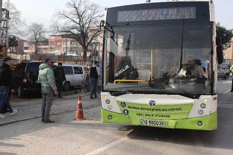 Bursa'da durak geçme kavgası kaza getirdi!