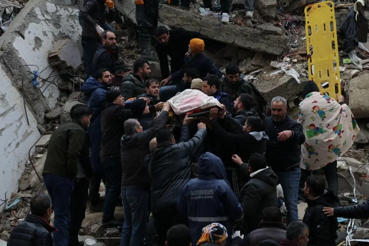 Adana'da depremlerde 58 kişi hayatını kaybetti