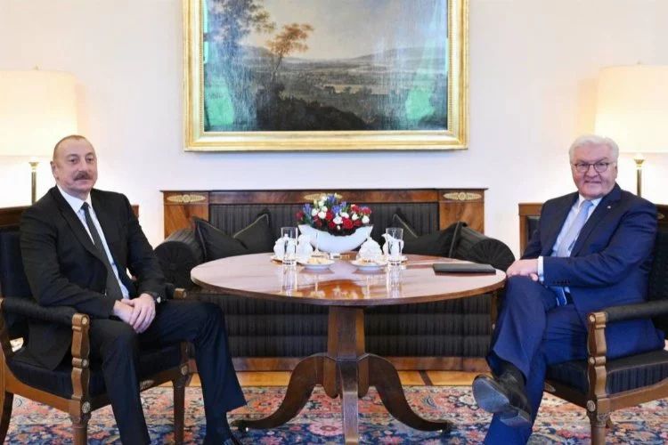 Aliyev ve Alman mevkidaşı Steinmeier, Berlin'de bir araya geldi