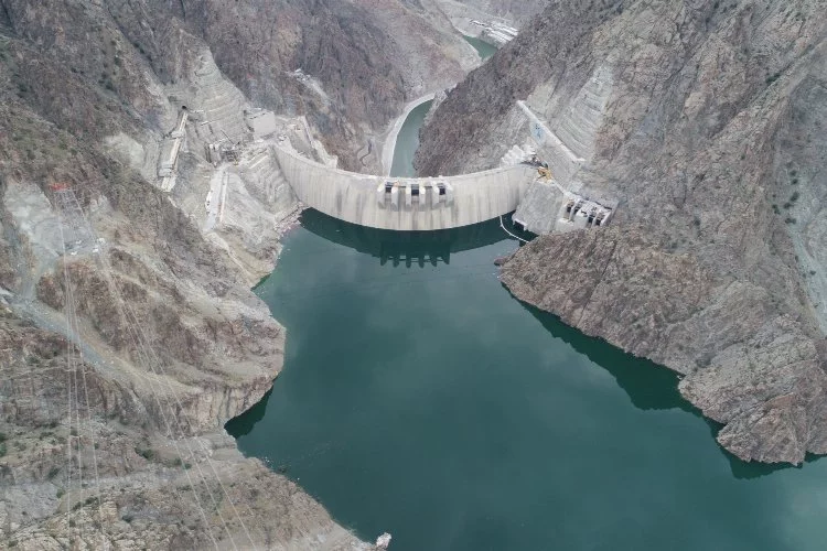 Yusufeli Barajı'nda elektrik üretimi için son 60 metre