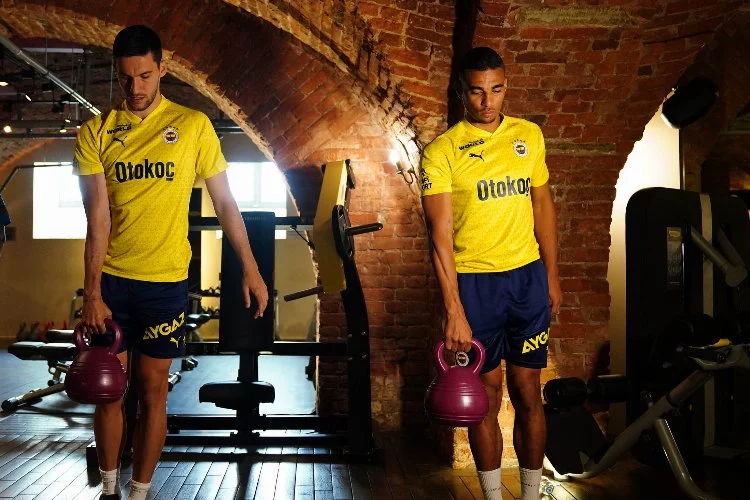 Fenerbahçe'nin yeni transferleri Umut Nayir ve Alexander Djiku çalışmalara başladı