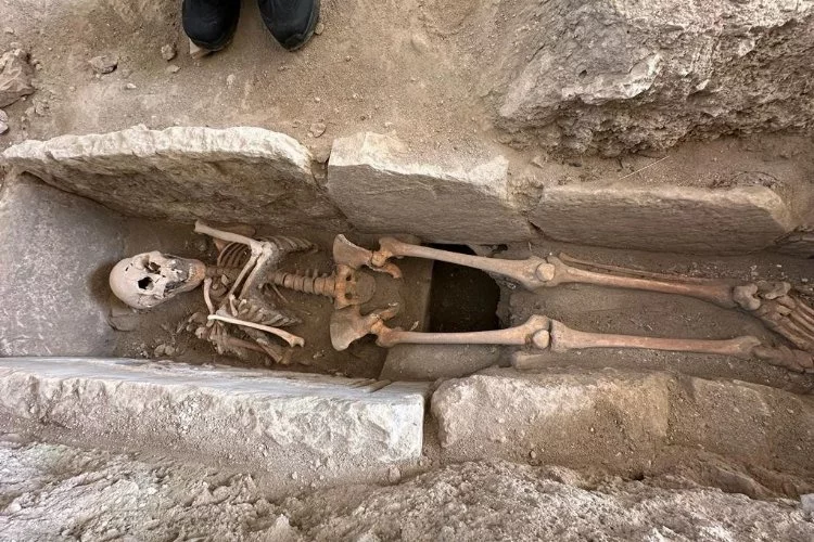 Aydın'da 8 asırlık kadın iskeleti bulundu