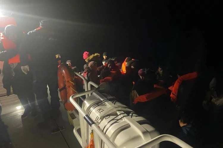 Ayvacık açıklarında 43 kaçak göçmen yakalandı