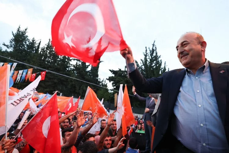 Bakan Çavuşoğlu: Suriyelileri Türk'e yakışır bir şekilde gönderelim