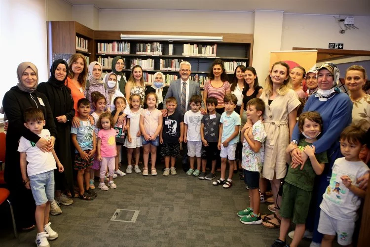 Başkan Erdem çocuklarla kitap okudu