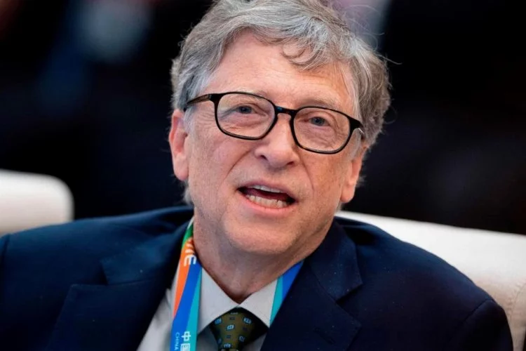 Bill Gates aşı karşıtlarını "çılgın" diye niteledi