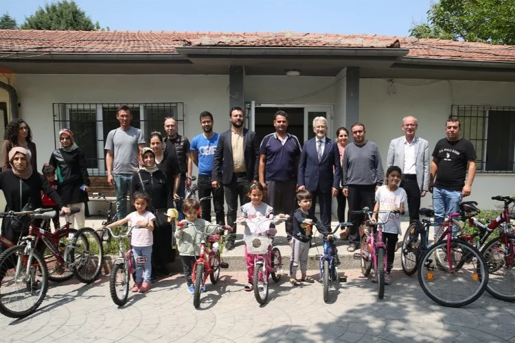 Nilüfer'de onarılan bisikletler depremzede çocukları mutlu etti