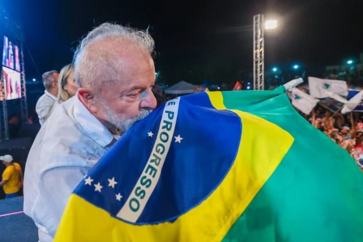 Brezilya’da Lula başkanlık seçimlerini kazandı
