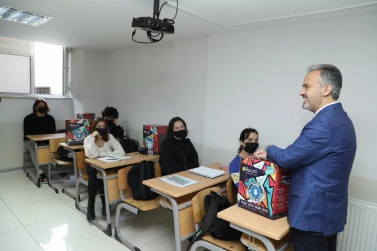 Bursa Büyükşehir gençleri üniversiteye hazırlıyor