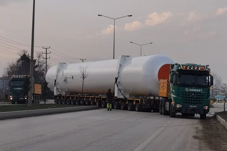 Bursa'da 200'er tonluk tankların geçişi için ekipler seferber oldu