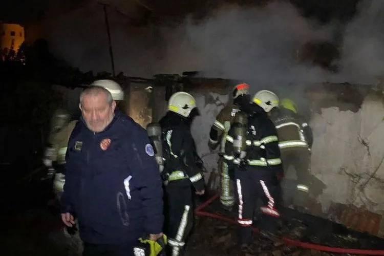 Bursa'da 90 yaşındaki kadın yangında hayatını kaybetti