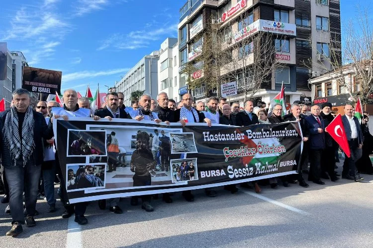 Bursa'da ‘Dünya İnsan Hakları Günü’ nedeniyle Filistin'e destek için binlerce kişi yürüdü