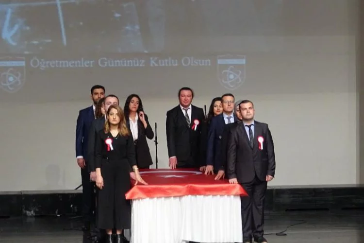 Bursa'da genç öğretmenler yemin etti
