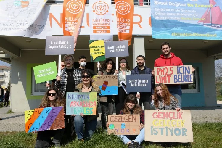 Bursa'da gençlerden çağrı: İklimi değil, sistemi değiştir