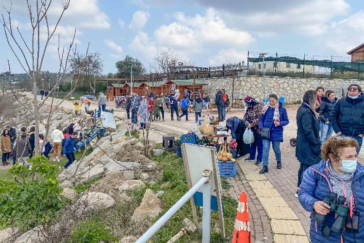 Bursa'da Leylek Köyü Eskikarağaç'a ziyaretçi akını
