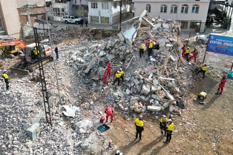 Bursa'da nefes kesen deprem tatbikatı..