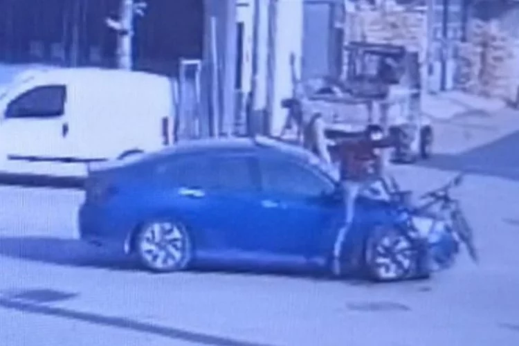 Bursa'da otomobil ile çarpışan sürücü havalandı