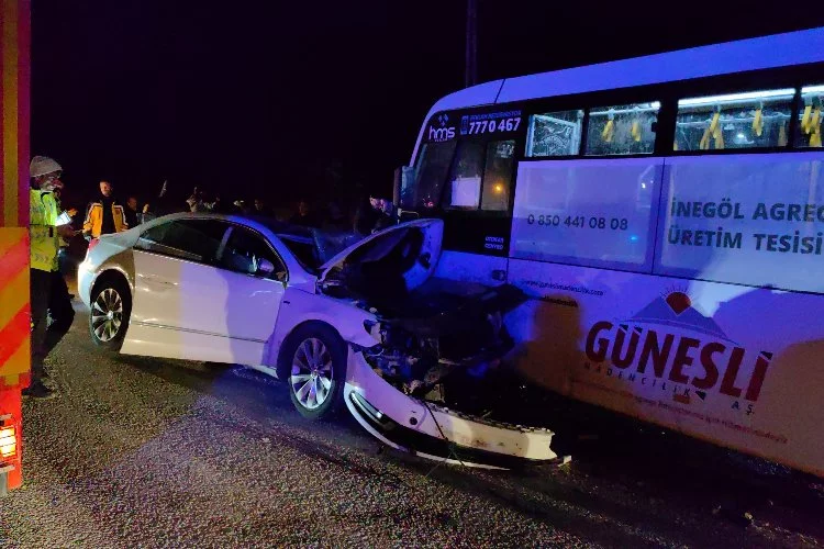 Bursa'da özel halk otobüsü ile otomobil çarpıştı: 9 yaralı