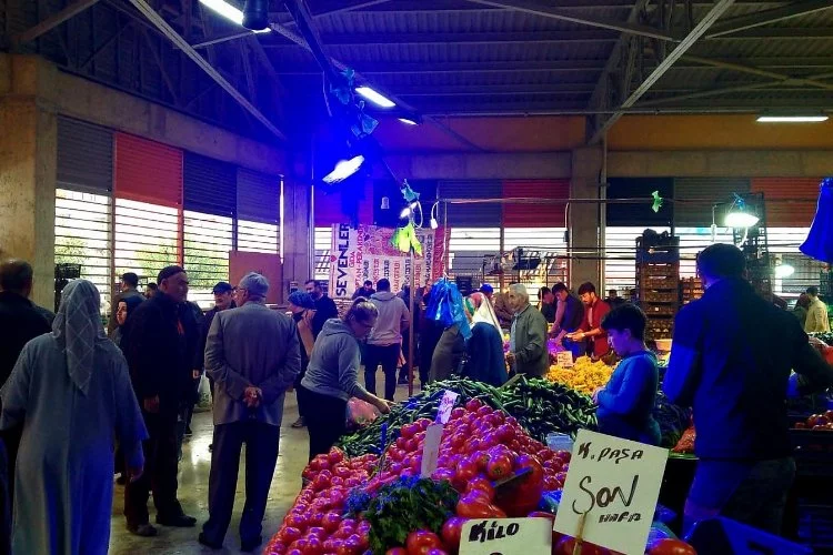 Bursa'da pazarcılara hileli ışık baskını
