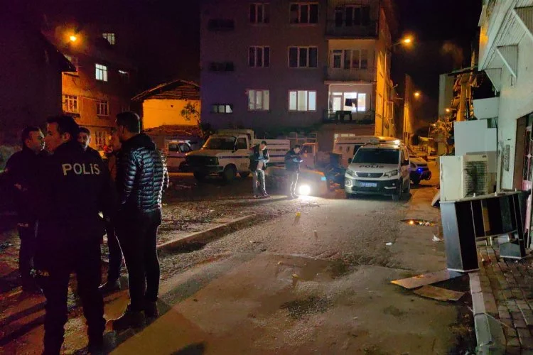Bursa'da sokak ortasında silahlı saldırı!