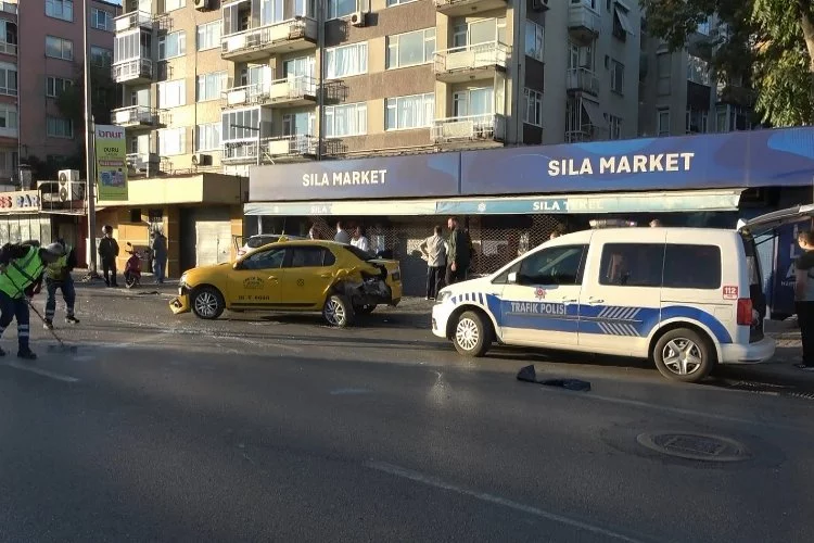 Bursa'da trafiği kilitleyen kaza!