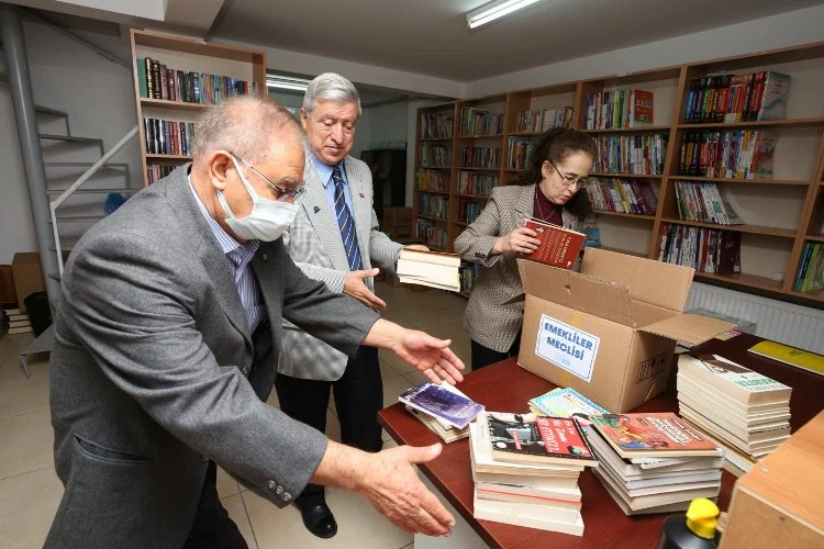 Bursa'dan Türkiye'ye kitaplarla gönül köprüsü kurdular