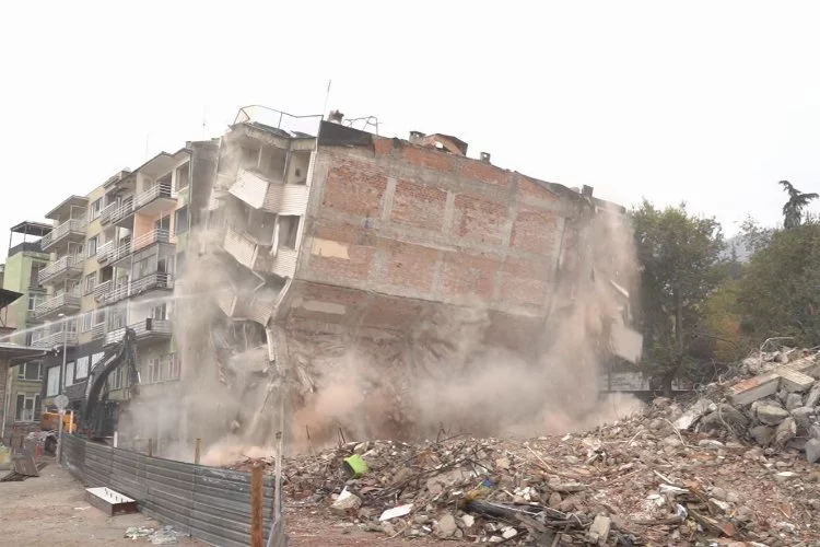 Bursa Hanlar Bölgesi'nde bir yıkım daha