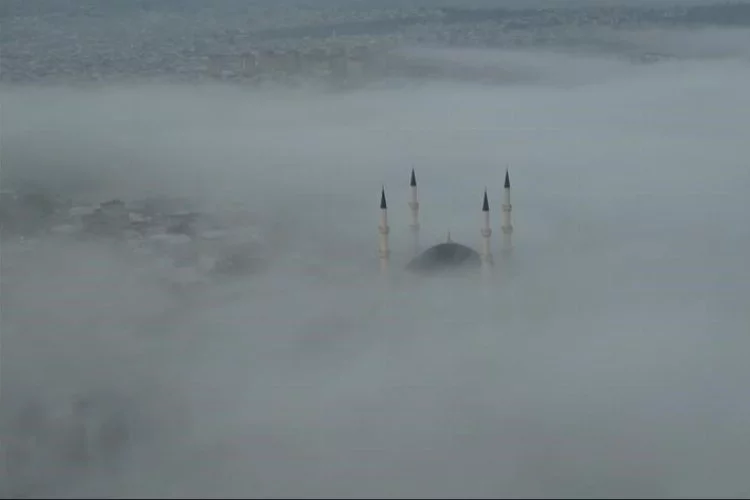 Bursa, ikinci yüzyıla sisli bir sabahla uyandı