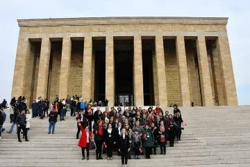 Bursa Kız Lisesi Mezunları Derneği’nden Ankara çıkarması