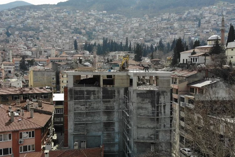 Bursa'nın silüetini bozan bina yıkılıyor
