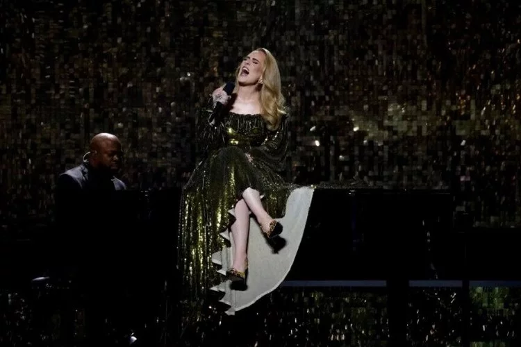 Adele: Konserime sarhoş gelin