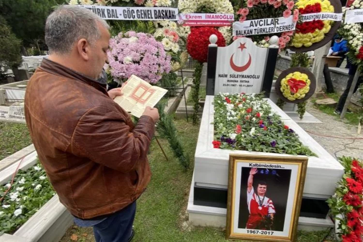 'Cep Herkülü' Naim Süleymanoğlu mezarı başında anıldı