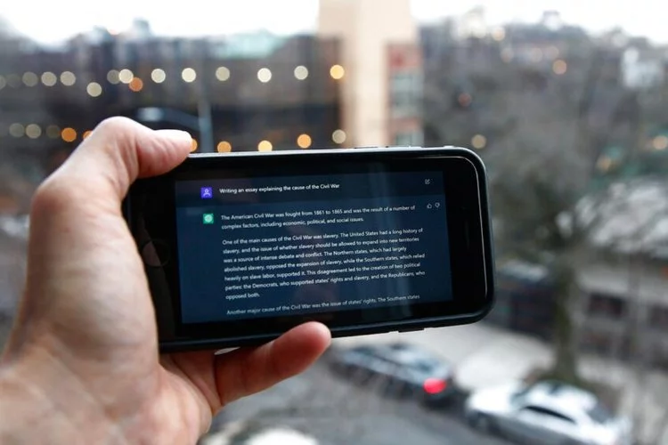 ChatGPT, OpenAI'nin yeni iOS uygulamasıyla iPhone'a geliyor