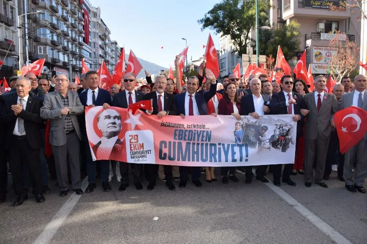CHP Bursa'dan Cumhuriyet Bayramı’na coşkulu kutlama