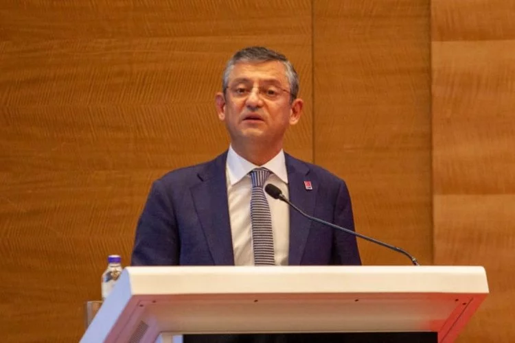 CHP Genel Başkanı Özel’den Fenerbahçe ve Galatasaray’a tebrik